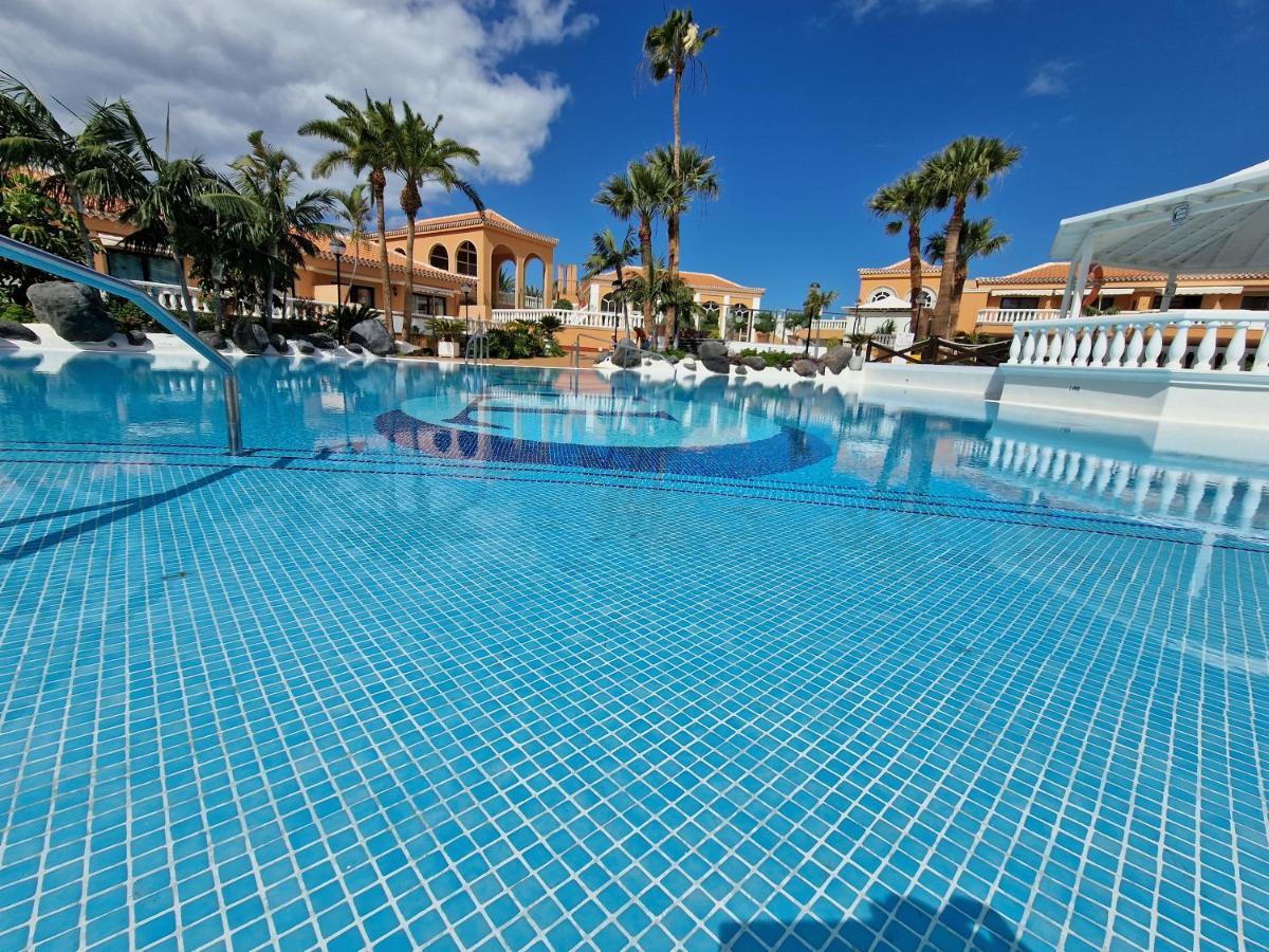 Exclusive Penthouse Playa Las Vistas 4 Close To The Sea And Beach, Aircondition For A Fee, Wifi, Terrace, Heated Pool Playa de las Americas  Exterior foto